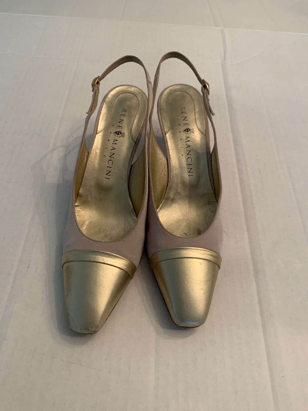 Rene Mancini Cream & Gold Metallic Size 40.5